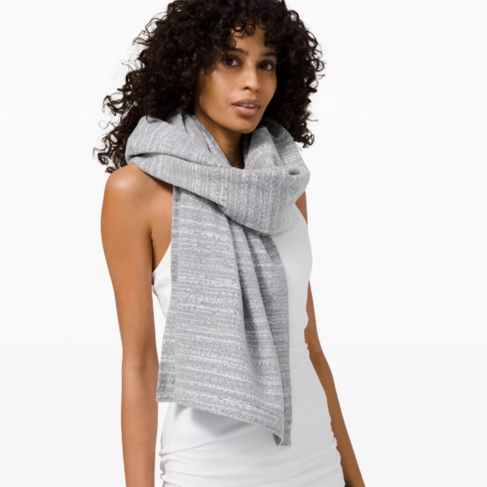Lululemon Vinyasa‎ Gray Space Dye Scarf